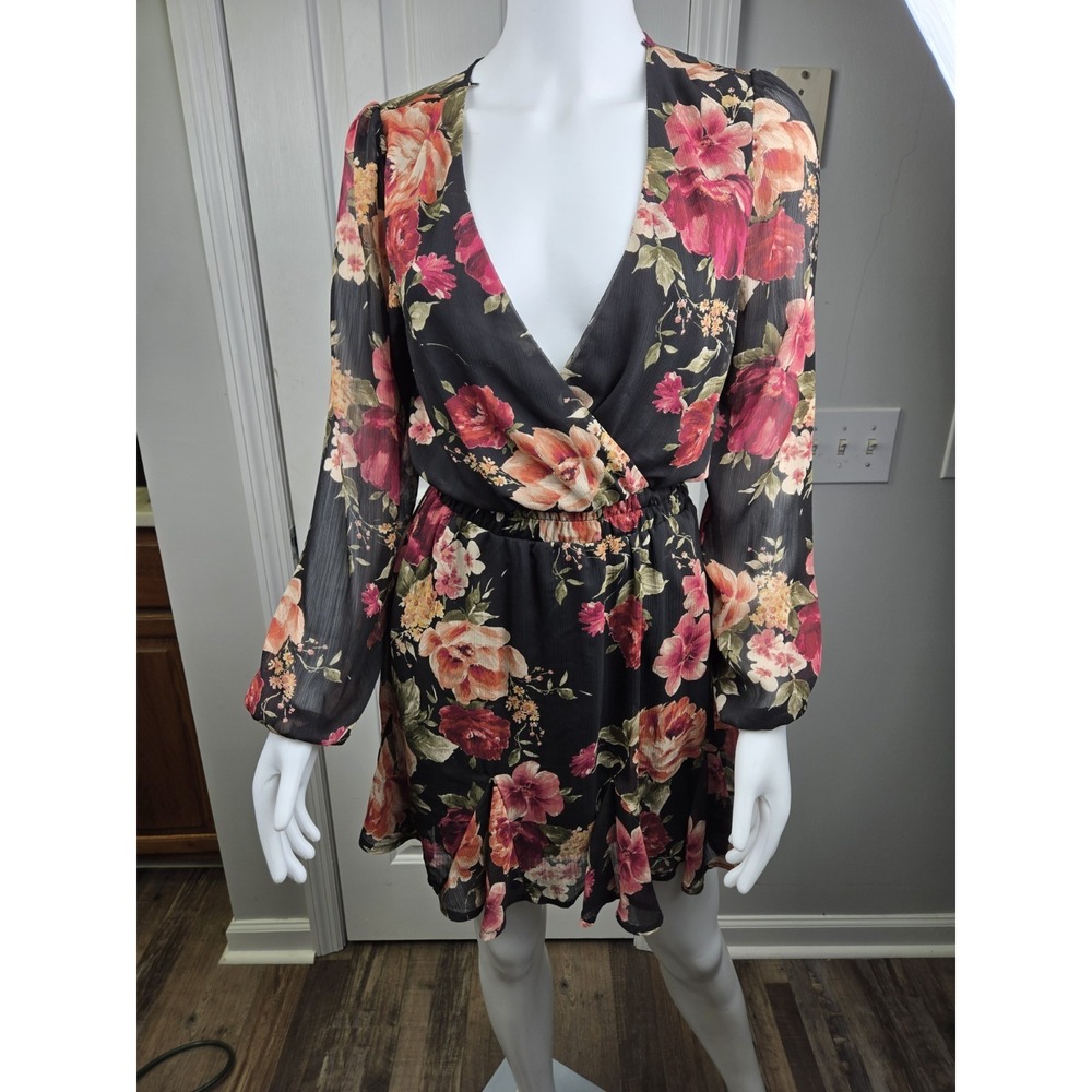Mi Ami Black Floral mini dress gathered waste Sheer Sleeve Dramatic V Neck L